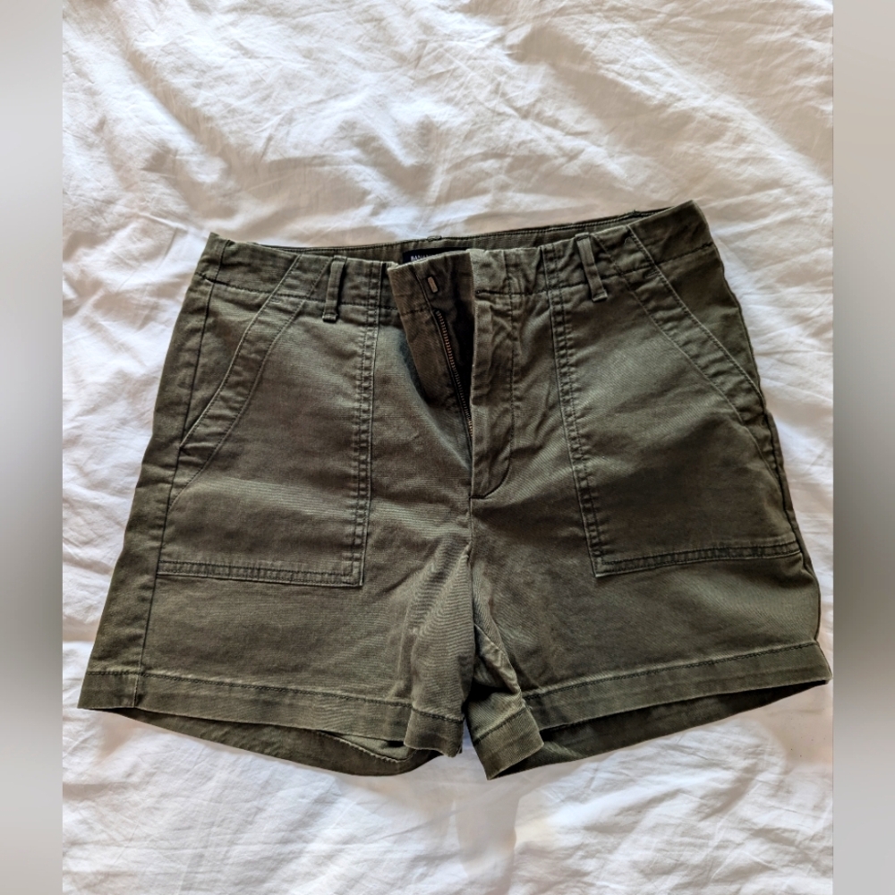Banana Republic Shorts - Olive Green